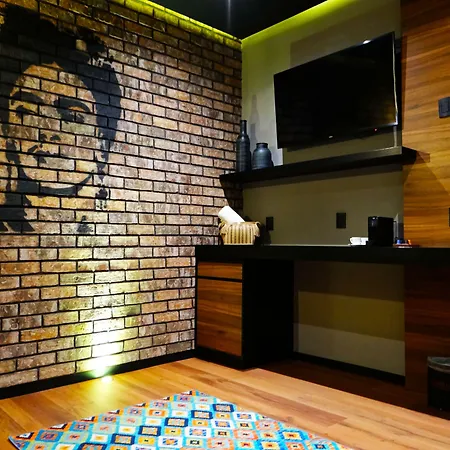 Cadillac Hotel Boutique