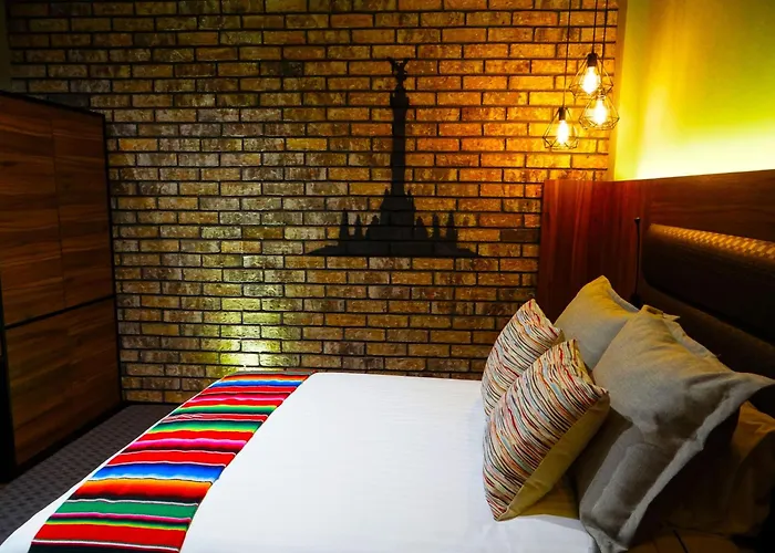 Cadillac Boutique 4*