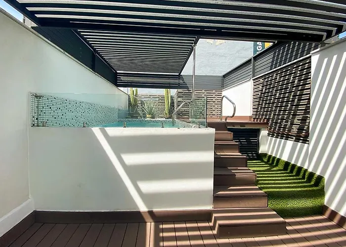 Cadillac Boutique 4*