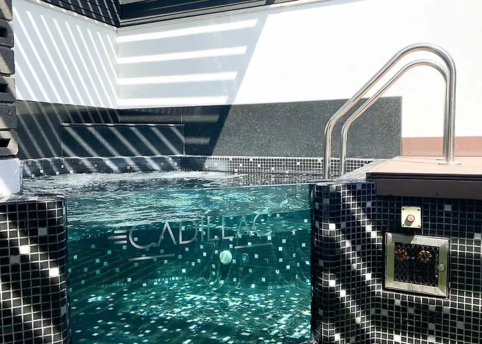 Cadillac Boutique Hotel 4*